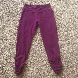 Beyond Yoga purple cropped leggings Sz. S